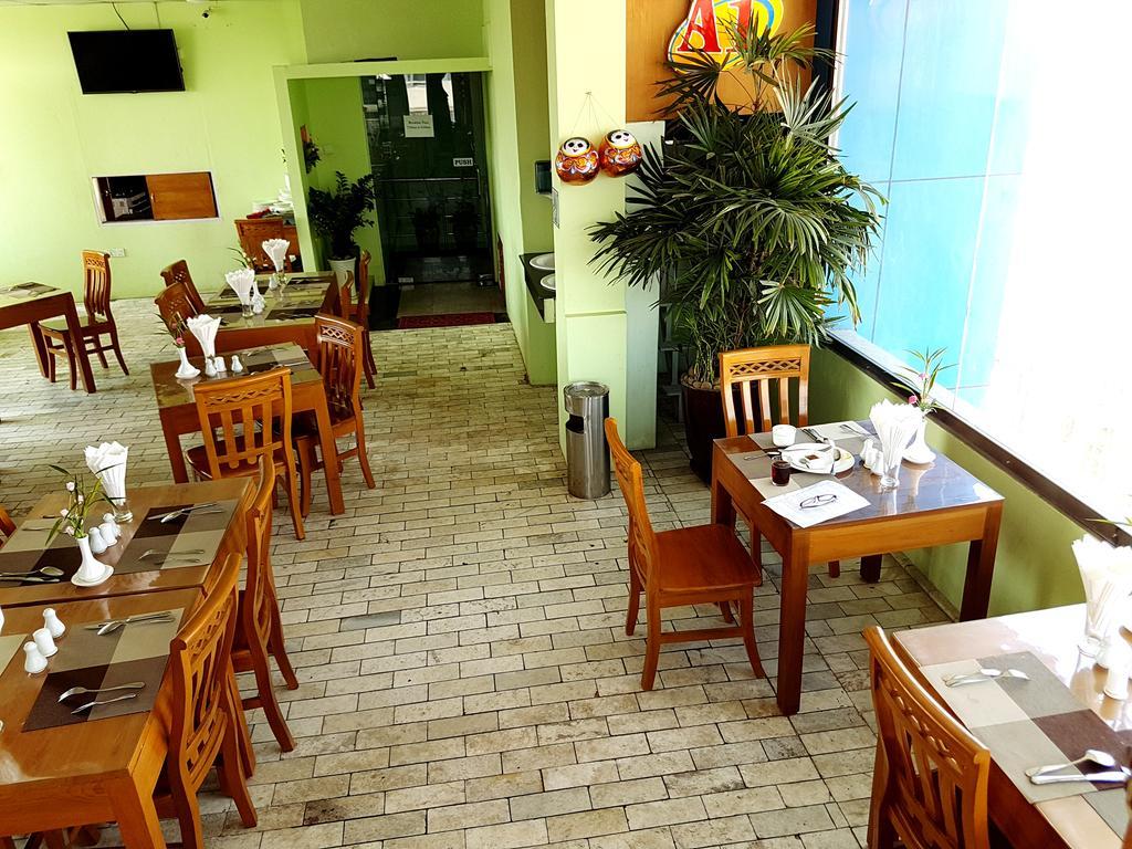 Hotel A1 2*